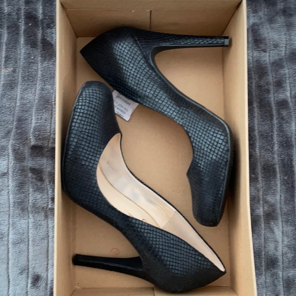 Jessica Simpson black heels.